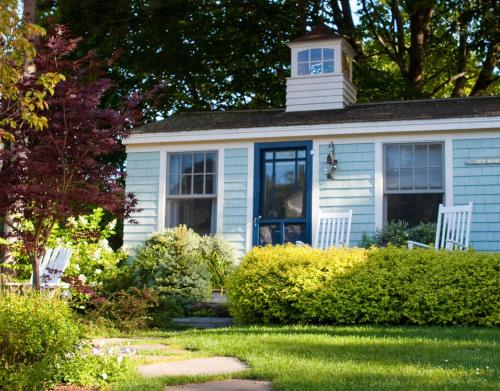 Sea Worthy Cottage with Garden View