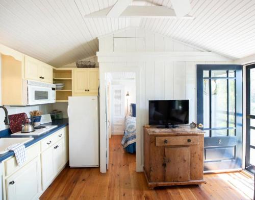 Sea Worthy Cottage with Garden View