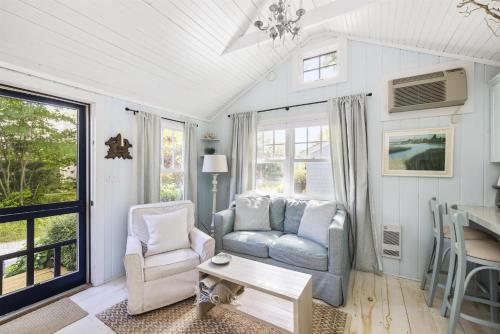 Harbor Cottage with Cove View