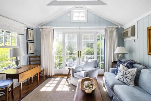 Harbor Cottage with Cove View