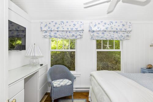 Harbor Cottage with Cove View