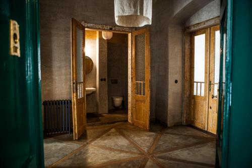 Two-Bedroom Apartment (Iwa)