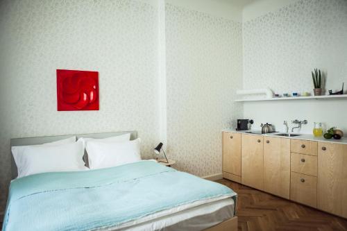 Standard Apartment (Revoir)