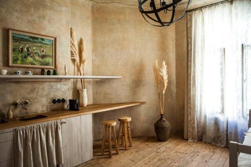 Deluxe Apartment (Pantry)