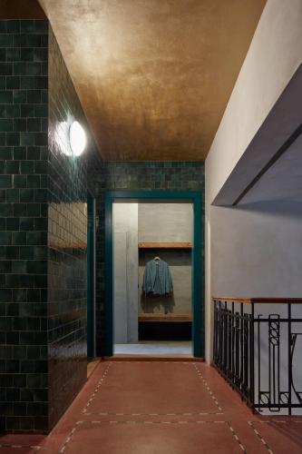 Apartment with Balcony (Sage)