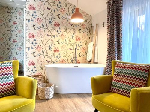 Deluxe Double or Twin Room with Pool View