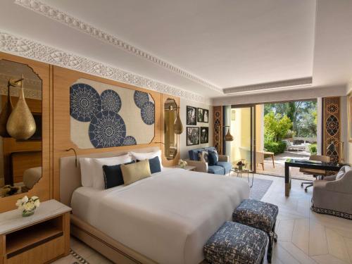 Two-Bedroom Apartment with One King Bed, Two Single Beds and Private Garden