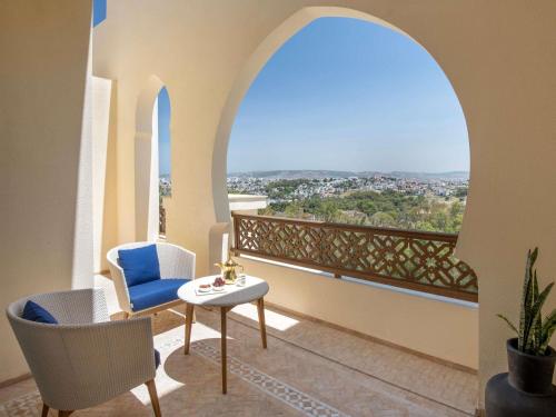 Two-Bedroom Apartment with One King Bed, Two Single Beds, Panoramic View and Terrace