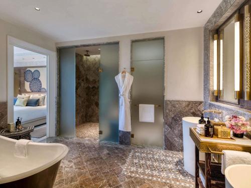Two-Bedroom Suite with One King Bed, Two Single Beds, Panoramic View and Terrace