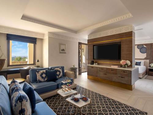 Two-Bedroom Suite with One King Bed, Two Single Beds, Forest View and Terrace