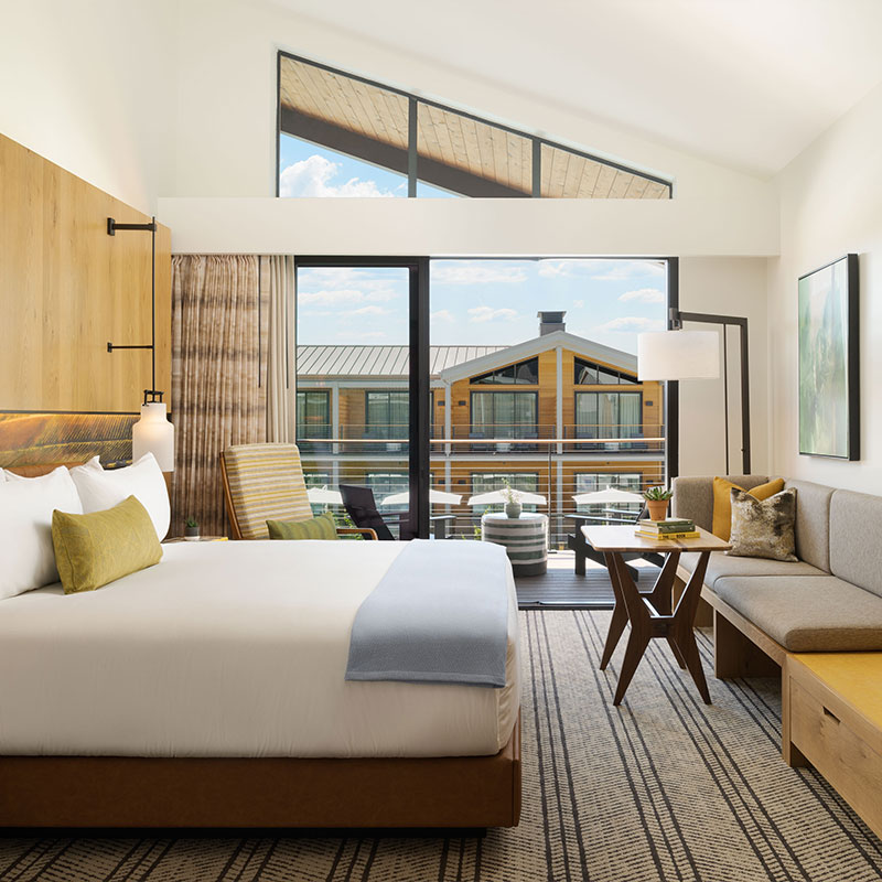 Deluxe King with Vaulted Ceilings 