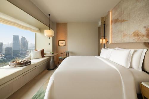 Rattanakosin Suite 1 King, High Floor, Park View