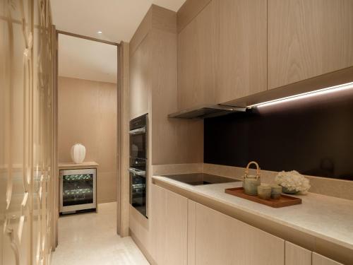 Rattanakosin Suite 1 King, High Floor, Park View
