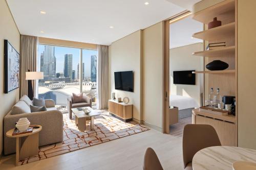 Premier Suite Burj View - Ultimate Staycation with At The Top Tickets Burj Khalifa