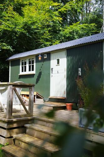 Hilly Hut