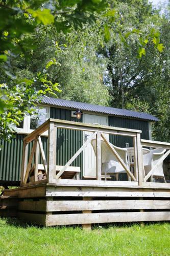 Hilly Hut