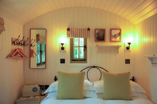 Hilly Hut