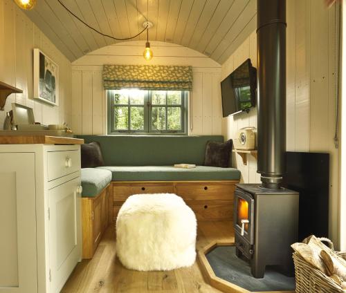 Hideaway Hut