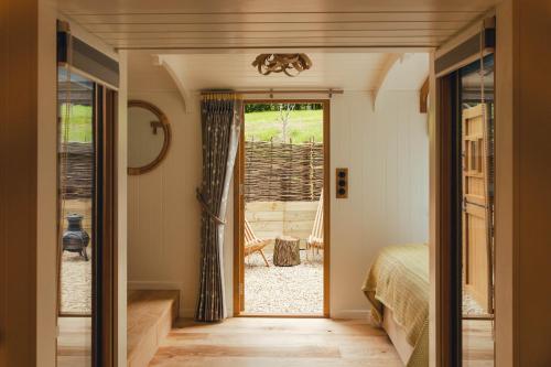 Hideaway Hut