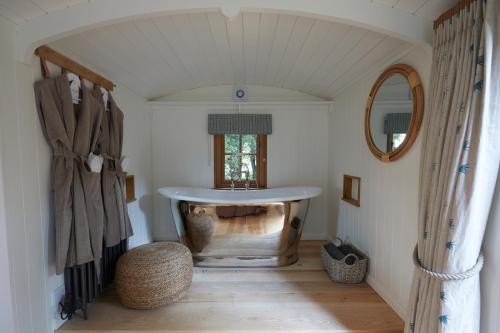 Hideaway Hut