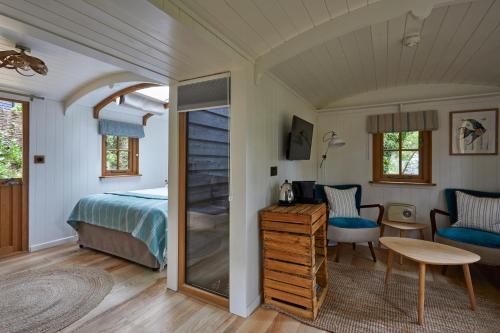 Hideaway Hut