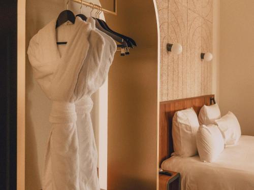 Deluxe Junior Suite - Rhône View