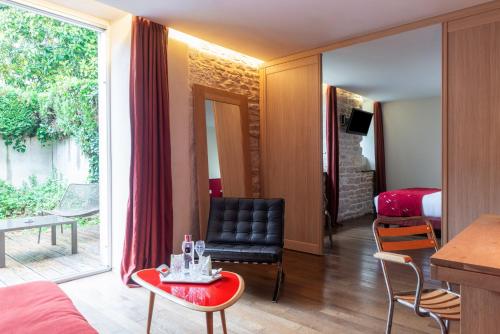 Junior Suite with Terrace and Garden