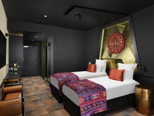 Premium Twin Room with Two Single Beds and Pool View