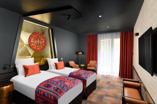Premium Twin Room with Two Single Beds and Pool View