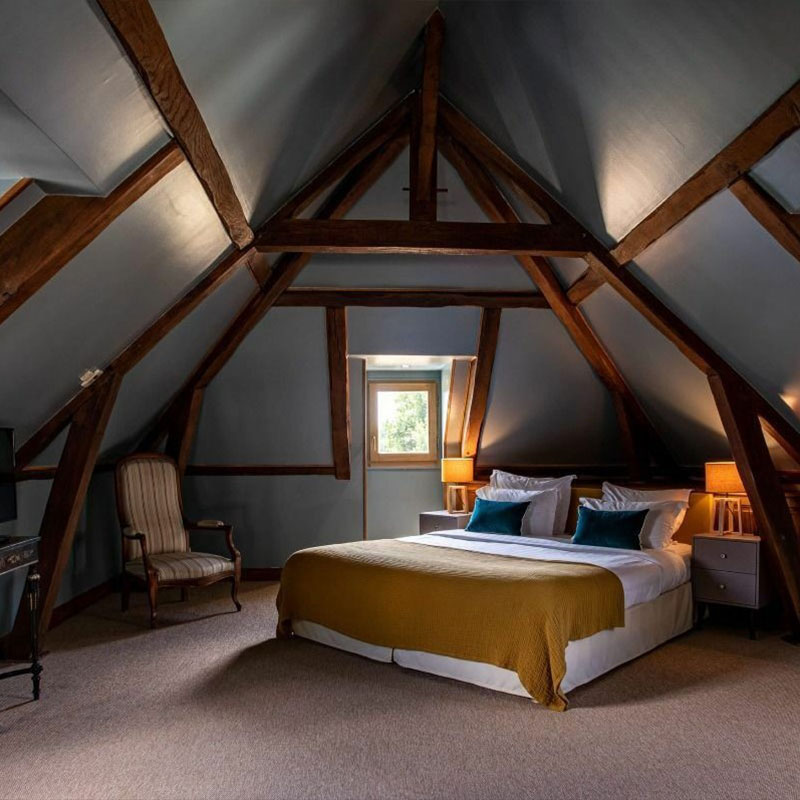 Burgundy Farmhouse Suite