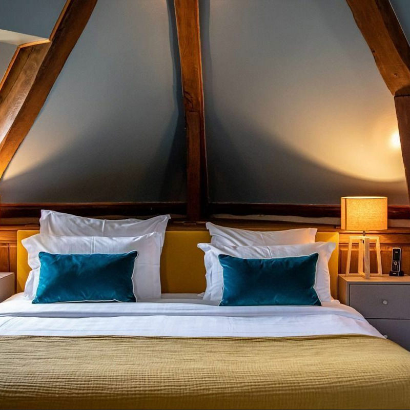 Burgundy Farmhouse Suite