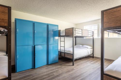 Explorer Room with Three Queen Bunk Beds - Non-Smoking