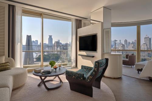 Seagull Suite with Bund View