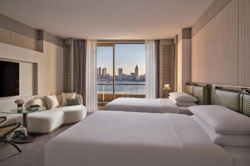 Classic Double Room with Two Double Beds and Bund View