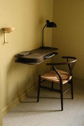 "medium" studio