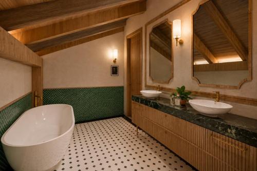 Lian Suite