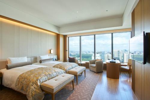Club Twin (Club Lounge Access)