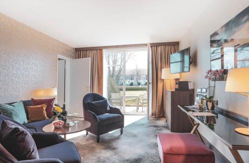 Deluxe King Suite