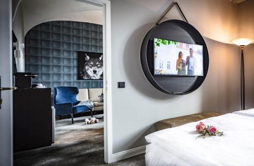 Suite with Garden View
