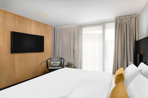 Double Room with Parking View