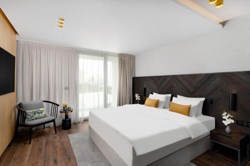 Double Room with Parking View
