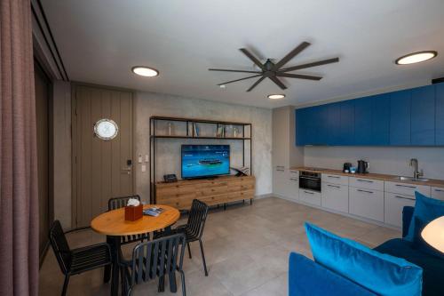 Deluxe Family Suite