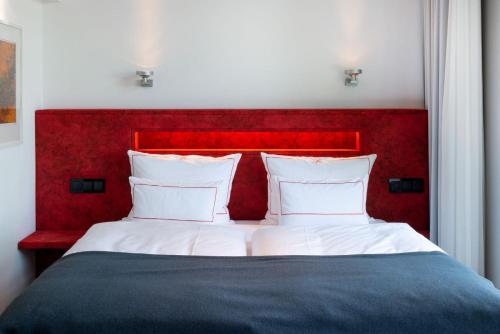 Junior Suite with sea view and French balcony