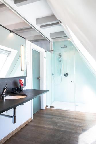 Maisonette suite with sea view and balcony