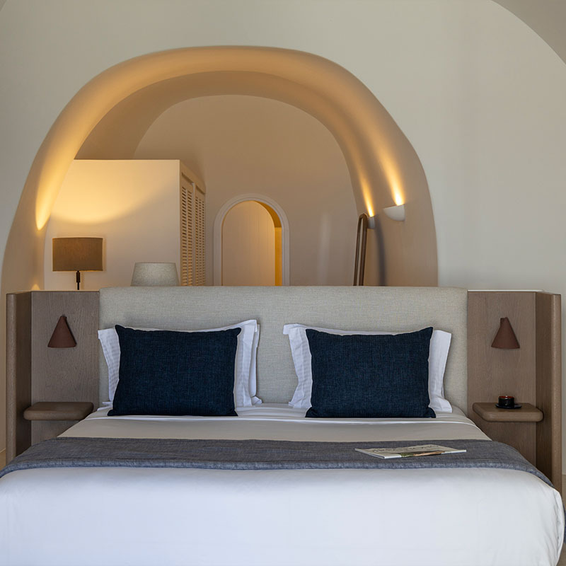 TALE SUITE-Istoria Cliff