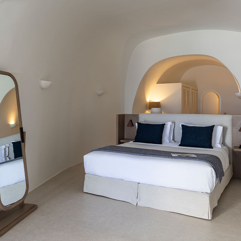 TALE SUITE-Istoria Cliff