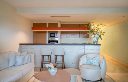 Residence Premium Two-Bedroom (5 Adults)