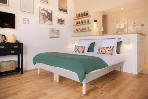 One Bedroom Suite