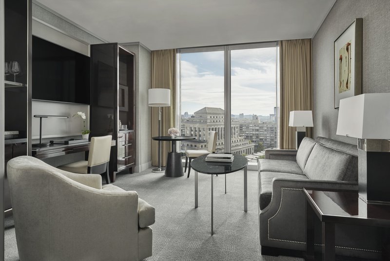 Executive Accessible Suite