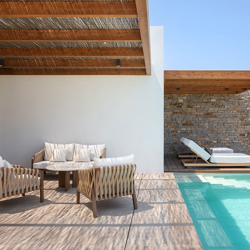 2 Bdr Suite With Pool & Sea View